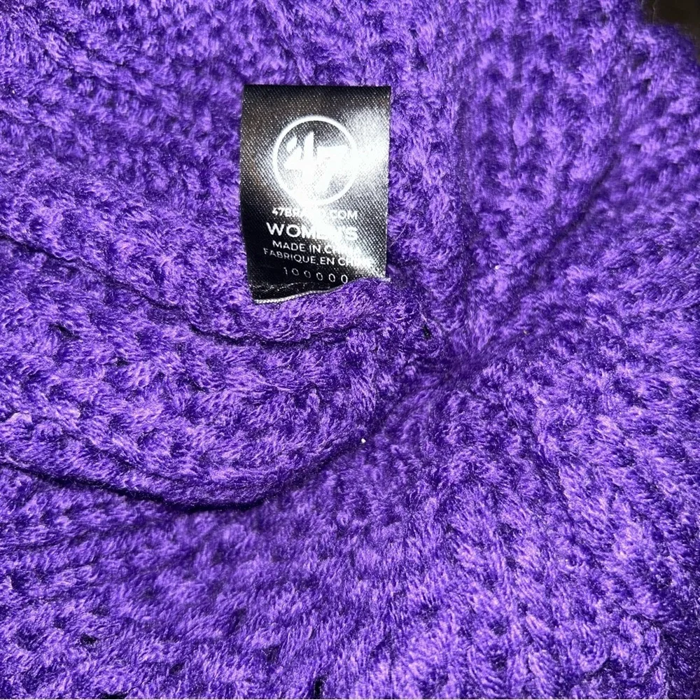 Women 47’ Brand JAMES MADISON DUKES purple knit beanie hat